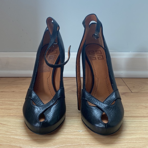 Givenchy black peep toe heel. Size 37. 4.5” heel. Never worn. Made in Italy. - Picture 9 of 9